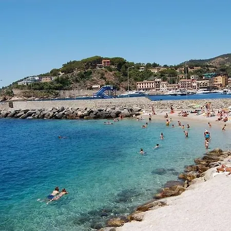 Casa Azzurra Vacanze 阿祖罗港