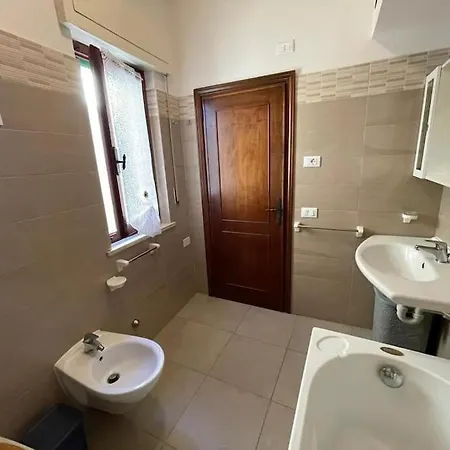 Casa Azzurra Vacanze * 阿祖罗港