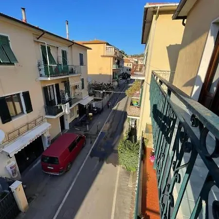 Casa Azzurra Vacanze * 阿祖罗港